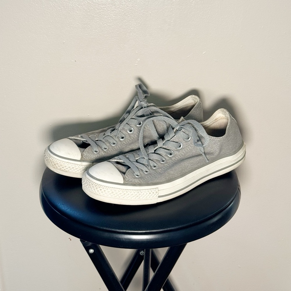 Gray Converse All-Star Chucks Size Men’s 9/Women’s 11 EUC